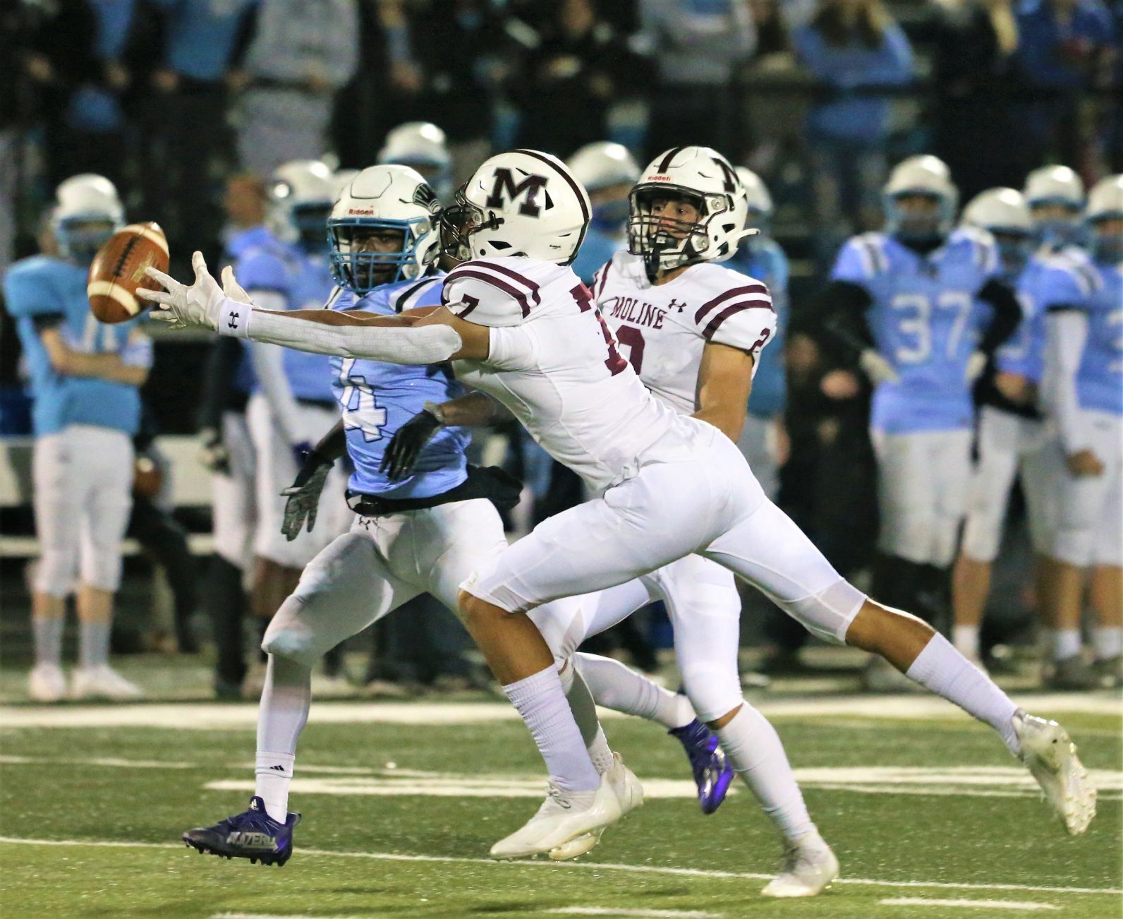 110521-qc-spt-moline fball11.jpg